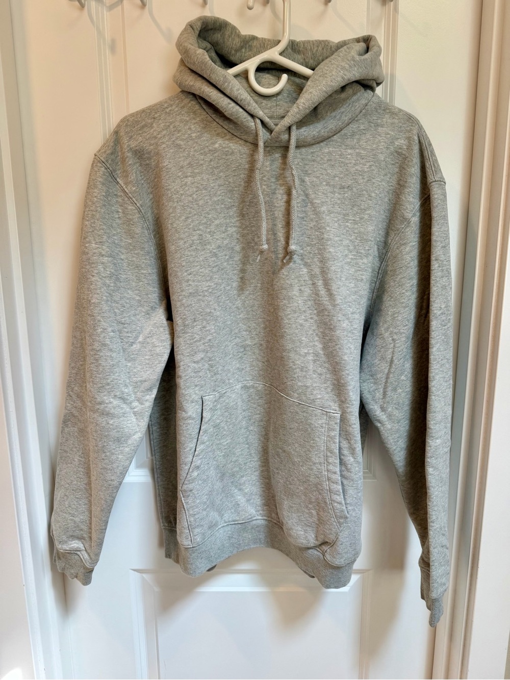 GAP Men's Heather Gray Pullover Hoodie Casual Cozy Athleisure Hooded Sweatshirt